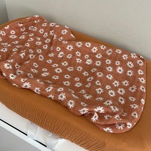 Arizona Daisy Changing Pad Cover